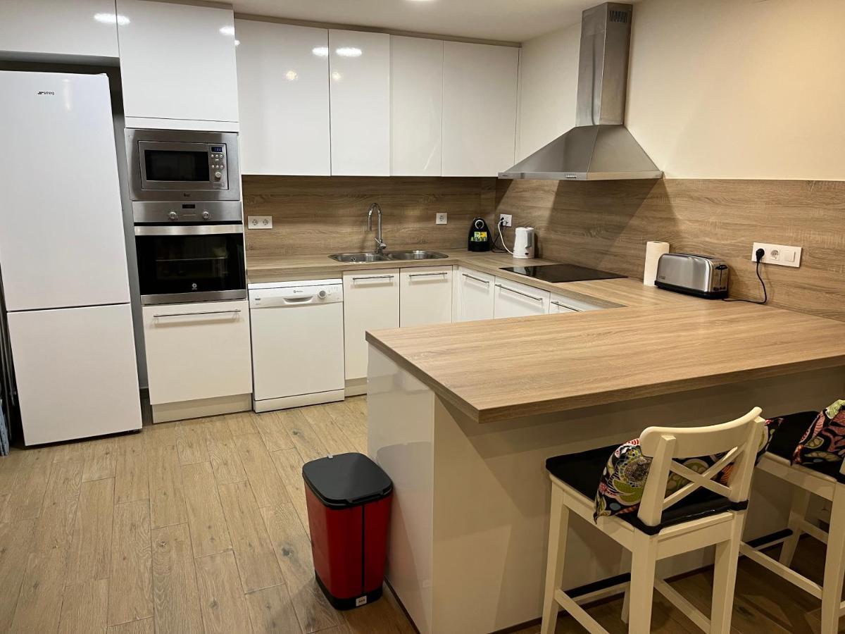 Apartamento En La Playa. Free Parking. Free Wifi L' Escala Esterno foto